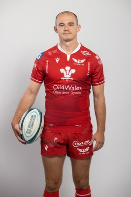 150921 - Scarlets Rugby Squad Headshots - Ioan Nicholas