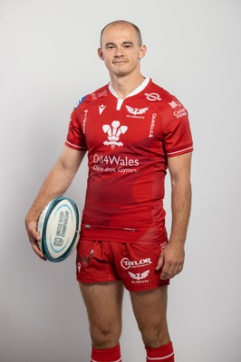 150921 - Scarlets Rugby Squad Headshots - Ioan Nicholas