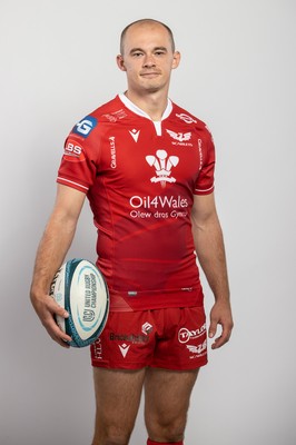 150921 - Scarlets Rugby Squad Headshots - Ioan Nicholas