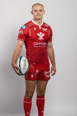 150921 - Scarlets Rugby Squad Headshots - Ioan Nicholas