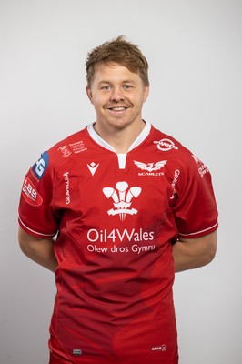 150921 - Scarlets Rugby Squad Headshots - James Davies