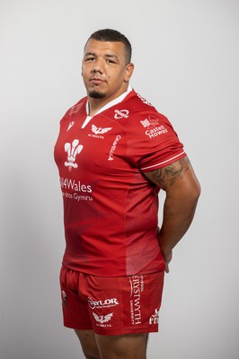 150921 - Scarlets Rugby Squad Headshots - Javan Sebastian