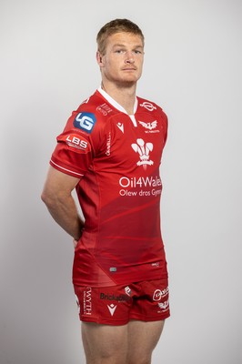 150921 - Scarlets Rugby Squad Headshots - Johnny McNicholl