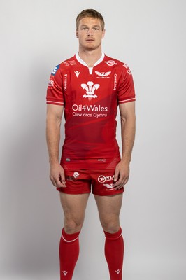 150921 - Scarlets Rugby Squad Headshots - Johnny McNicholl