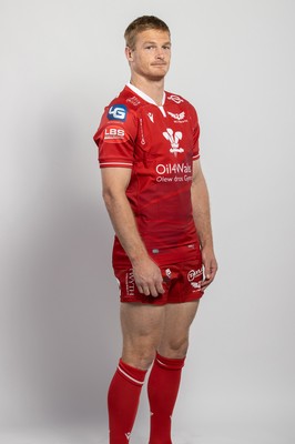 150921 - Scarlets Rugby Squad Headshots - Johnny McNicholl