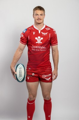 150921 - Scarlets Rugby Squad Headshots - Johnny McNicholl