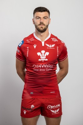 150921 - Scarlets Rugby Squad Headshots - Johnny Williams