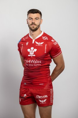 150921 - Scarlets Rugby Squad Headshots - Johnny Williams