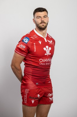 150921 - Scarlets Rugby Squad Headshots - Johnny Williams