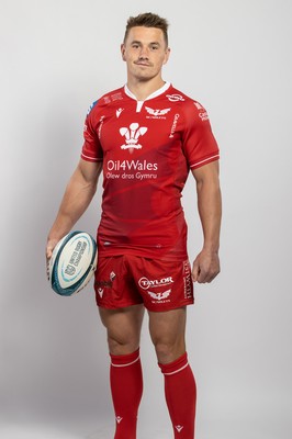 150921 - Scarlets Rugby Squad Headshots - Jonathan Davies