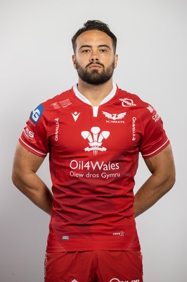 150921 - Scarlets Rugby Squad Headshots - Josh Macleod