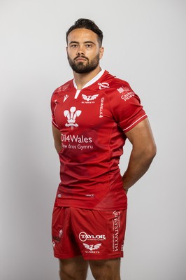 150921 - Scarlets Rugby Squad Headshots - Josh Macleod