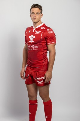 150921 - Scarlets Rugby Squad Headshots - Kieran Hardy