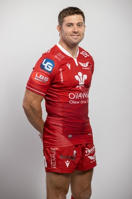 150921 - Scarlets Rugby Squad Headshots - Leigh Halfpenny