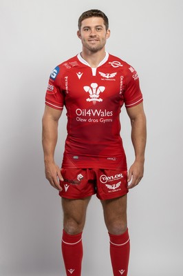 150921 - Scarlets Rugby Squad Headshots - Leigh Halfpenny