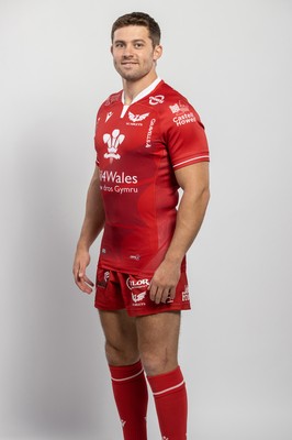 150921 - Scarlets Rugby Squad Headshots - Leigh Halfpenny