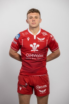 150921 - Scarlets Rugby Squad Headshots - Luke Davies