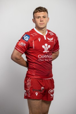 150921 - Scarlets Rugby Squad Headshots - Luke Davies