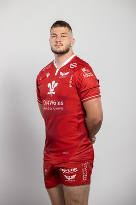 150921 - Scarlets Rugby Squad Headshots - Morgan Jones