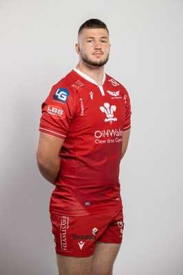 150921 - Scarlets Rugby Squad Headshots - Morgan Jones