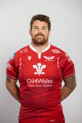 150921 - Scarlets Rugby Squad Headshots - Phil Price