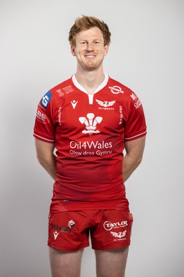 150921 - Scarlets Rugby Squad Headshots - Rhys Patchell