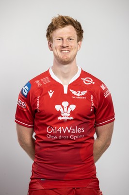 150921 - Scarlets Rugby Squad Headshots - Rhys Patchell