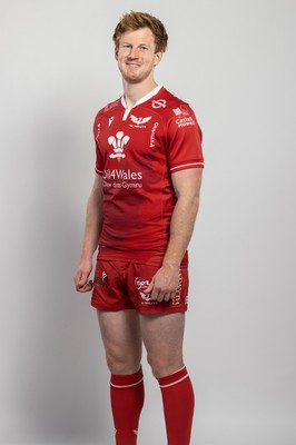 150921 - Scarlets Rugby Squad Headshots - Rhys Patchell