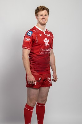 150921 - Scarlets Rugby Squad Headshots - Rhys Patchell