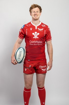 150921 - Scarlets Rugby Squad Headshots - Rhys Patchell