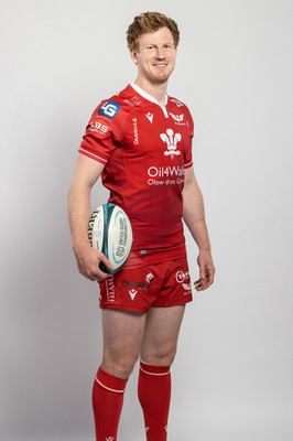 150921 - Scarlets Rugby Squad Headshots - Rhys Patchell