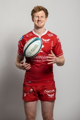 150921 - Scarlets Rugby Squad Headshots - Rhys Patchell