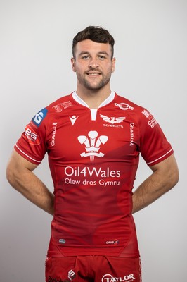 150921 - Scarlets Rugby Squad Headshots - Ryan Conbeer