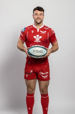 150921 - Scarlets Rugby Squad Headshots - Ryan Conbeer