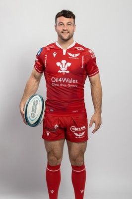 150921 - Scarlets Rugby Squad Headshots - Ryan Conbeer