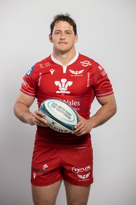 150921 - Scarlets Rugby Squad Headshots - Ryan Elias