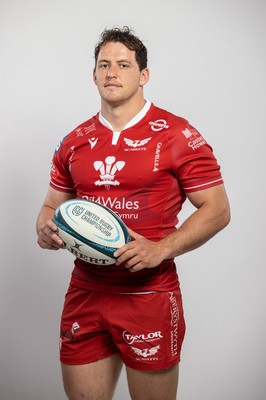 150921 - Scarlets Rugby Squad Headshots - Ryan Elias