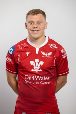 150921 - Scarlets Rugby Squad Headshots - Sam Costelow