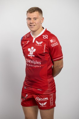 150921 - Scarlets Rugby Squad Headshots - Sam Costelow