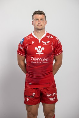 150921 - Scarlets Rugby Squad Headshots - Scott Williams