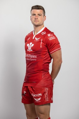 150921 - Scarlets Rugby Squad Headshots - Scott Williams