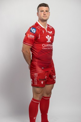 150921 - Scarlets Rugby Squad Headshots - Scott Williams