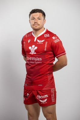 150921 - Scarlets Rugby Squad Headshots - Steff Evans