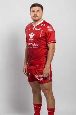 150921 - Scarlets Rugby Squad Headshots - Steff Evans