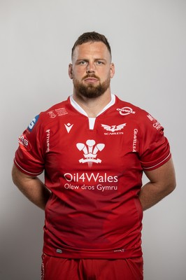 150921 - Scarlets Rugby Squad Headshots - Steffan Thomas