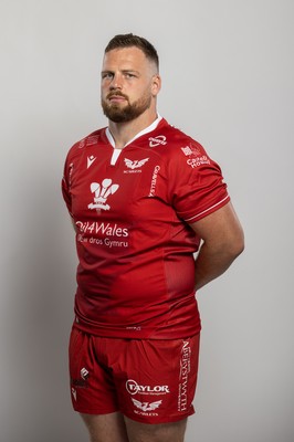 150921 - Scarlets Rugby Squad Headshots - Steffan Thomas