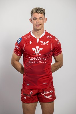 150921 - Scarlets Rugby Squad Headshots - Tom Rogers