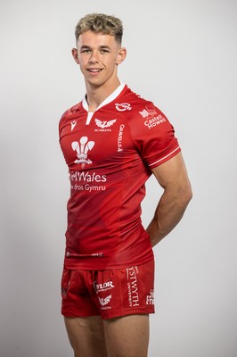 150921 - Scarlets Rugby Squad Headshots - Tom Rogers