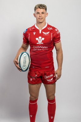 150921 - Scarlets Rugby Squad Headshots - Tom Rogers