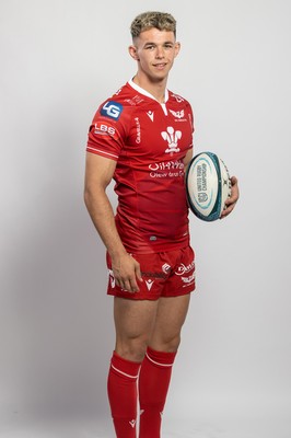 150921 - Scarlets Rugby Squad Headshots - Tom Rogers